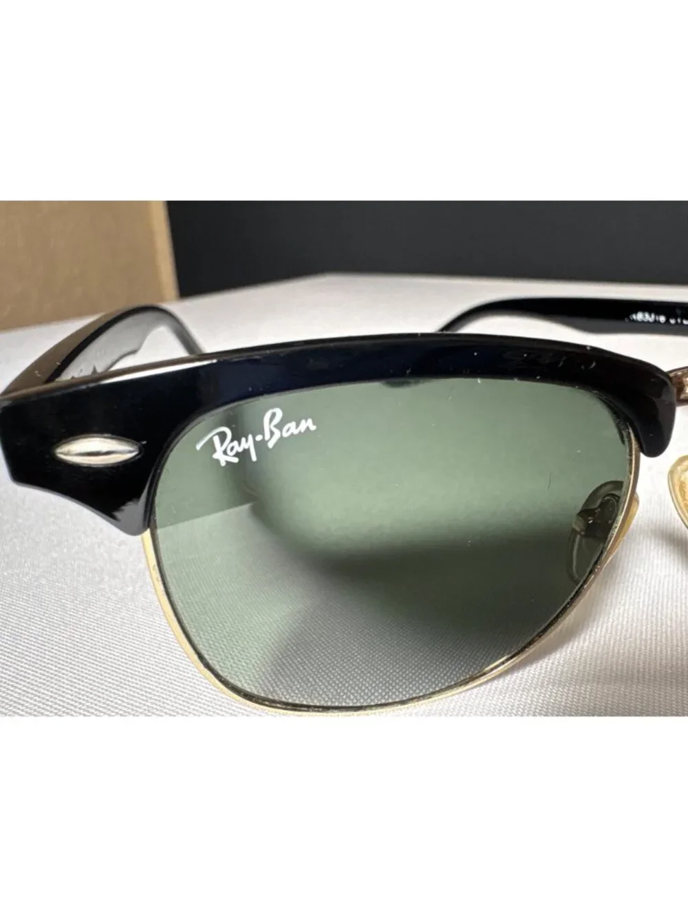 Ray-Ban Clubmaster Sunglasses Black Frame Gold Trim Green Lenses with Brown Case - Picture 8 of 16